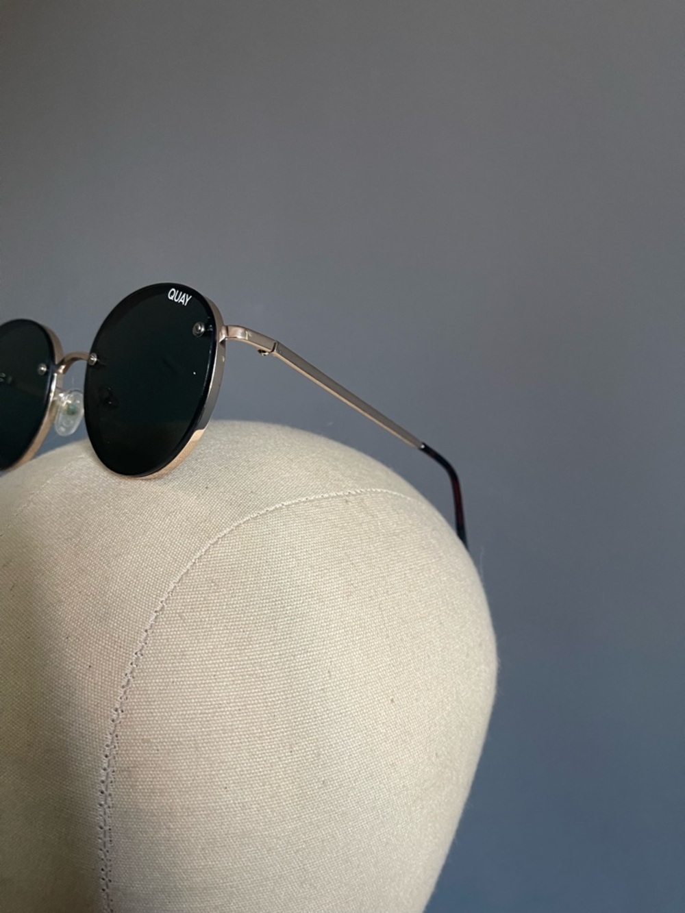 Quay Australia Round Sunglasses Gold Frame Black Lens Minimalist UV Streetwear - Picture 3 of 9